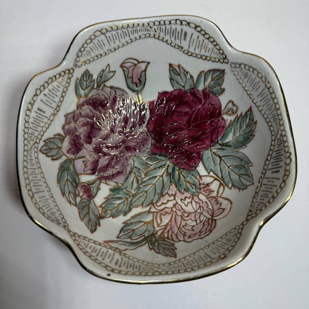 VTG. Japanese Ceramic Decorative Bowl with Flowers Roses Gold Tone Accents